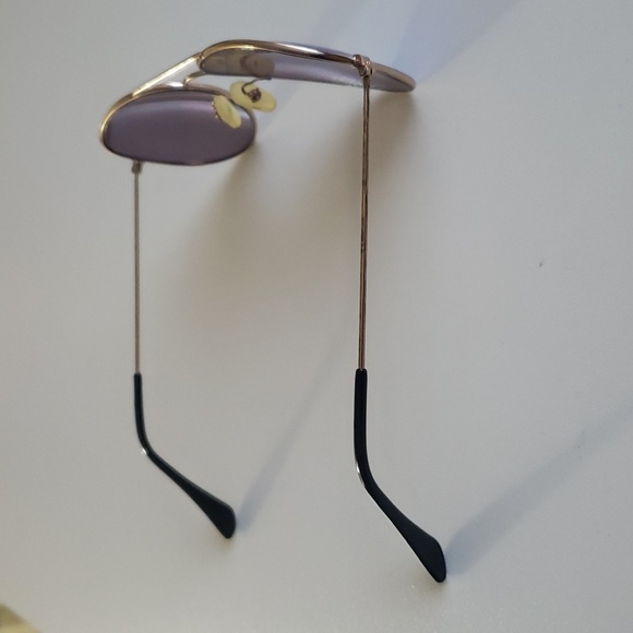 F21 Aviator Sunglasses 🕶 - Picture 3 of 11